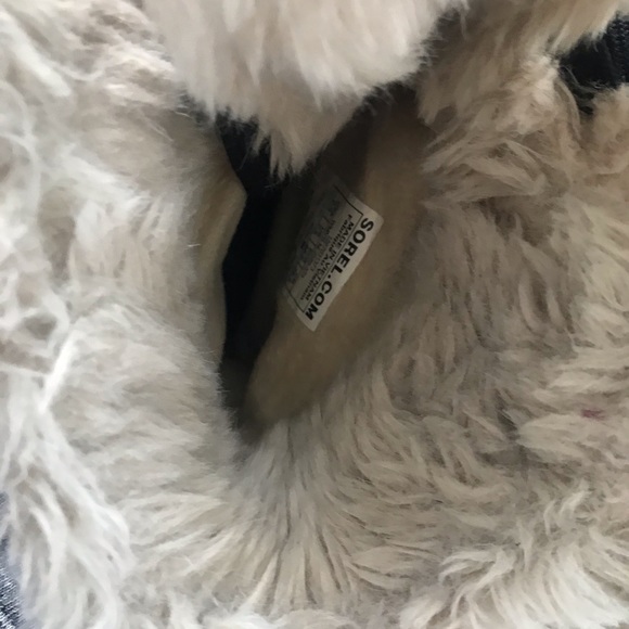 Like NEW Sorel Winter Boots - Picture 5 of 8